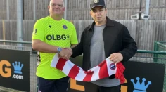 Anglický šiestoligista vyriešil brankársku krízu angažovaním fanúšika. V deň zápasu prišlo nemilé prekvapenie