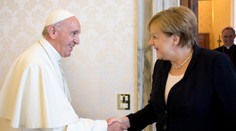 Vatikán porušil prijatím Merkelovej nepísané pravidlo