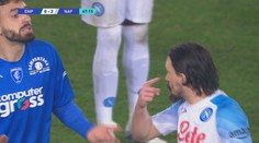 VIDEO: Lobotkov spoluhráč kopol súpera do rozkroku a videl červenú. Neapol však s tromi bodmi