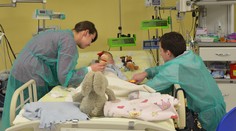 Zázrak. Malý Adam (2), ktorého teplota klesla na 12,7 stupňov, sa prebral z bezvedomia