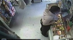 Najprv ukradol banán, potom vylúpil celý obchod