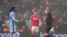 Premier League: United aj Tottenham sa topia. Chelsea zlyhaním v závere možno stratila titul