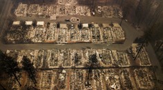 Už 71 mŕtvych a vyše tisíc nezvestných. Požiar v Kalifornii  sa stále nedarí uhasiť