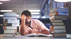 Miliónu zahraničných študentov v USA hrozí, že budú musieť opustiť krajinu