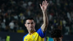Nezastaviteľný aj pred štyridsiatkou: Ronaldo sa hetrikom odpútal od Messiho a stíha Pelého rekord