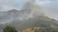 Ničivé požiare sužujú Európu. Na Kréte zahynuli dvaja mladí hasiči