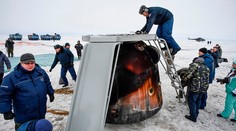 Traja astronauti z ISS bezpečne pristáli v Kazachstane