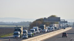 VIDEO: Obmedzenie pohybu v praxi. Na cestách sa tvoria niekoľkohodinové kolóny