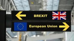 Horná komora britského parlamentu schválila kľúčový zákon o vystúpení z EÚ