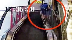 Napätie v nákupnom centre: Chlapec (11) si zasekol hlavu medzi zábradlím a stenou