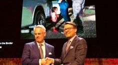 World press photo 2019: Víťazná snímka zachytáva plačúce dievčatko na hranici USA