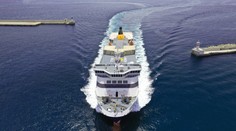 Pri pobreží Švédska horí trajekt. Na palube je 300 ľudí