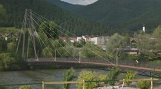 Cez Váh stavajú novú lávku. Bude sa podobať na bratislavský Most SNP