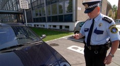 Hnevajú vás vodiči, ktorí nevedia parkovať? Ak ich „nabonzujete“, možete zarobiť