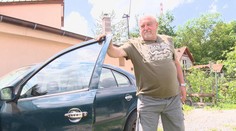 Muž z Handlovej tvrdí, že mu známa ukradla z dvora auto