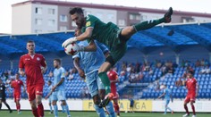 Senica remizovala so Slovanom.  V úmornej horúčave bolo vidieť slabé tempo