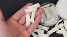 Nikotínové vrecúška sú pre mnohých fajčiarov hitom. Odborník však dvíha varovný prst