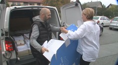 Pred voľbami sa zmenili na kuriérov. Úradníci z východu rozniesli státisíce hlasovacích lístkov