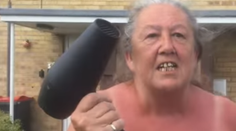 Žene sa podarilo spomaliť rýchlych šoférov. Zľakli sa obyčajného fénu