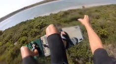 Dychberúce zábery z Austrálie: Kitesurfista preskočil celý ostrov
