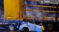 Iba 30-ročný Košičan vletel pri odpočívadle Sverepec pod kamión. Auto po silnom náraze začalo horieť