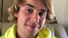 Justin Bieber ukázal kompletne potetovanú hruď. Pozrite si výsledok stovky hodín práce