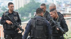 Ozbrojenca, ktorý zadržiaval v Riu pasažierov autobusu, zastrelila polícia