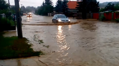 Pri Hlohovci vyčíňala povodeň! Ľudia prišli o celé statky