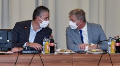 Nemocnice aj ohrozené očkovacie tímy budú chrániť policajti a vojaci