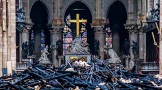 Miliardári a firmy sľúbili na obnovu Notre-Dame už 700 miliónov eur