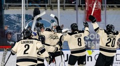 VIDEO: Neuveriteľný večer slovenského brankára v zámorí. Skvelý zápas zavŕšil gólom cez celé ihrisko
