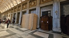 FOTO: Odhalili náhrobný kameň pápeža Františka. Nesie v sebe významnú symboliku