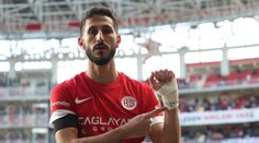 V Turecku po zápase zadržali izraelského futbalistu. Dôvodom je gesto po strelenom góle