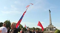 Rušno na Slavíne: Bratislavský pamätník obsadili proruskí motorkári