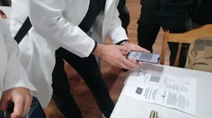 Ak sa necháte zaočkovať v Amerike, máte problém. Nedostanete covid pas