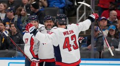 VIDEO: Alexander Ovečkin opäť stiahol rekord Waynea Gretzkého. Bodoval aj Martin Fehérváry