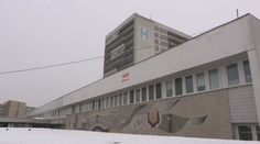 V bratislavskej nemocnici leží už štyri mesiace, rodina si myslí, že zdravotníci starostlivosť o neho zanedbávajú