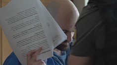 Muž, ktorý na zábave v Horovciach zabil dvoch chlapcov, na súde prvýkrát ukázal svoju tvár