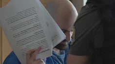 Muž, ktorý na zábave v Horovciach zabil dvoch chlapcov, na súde prvýkrát ukázal svoju tvár