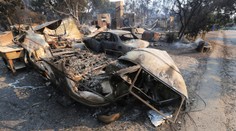 Počet obetí lesných požiarov v Kalifornii stúpol na 25. Obete našli v zhorenýc domoch a autách