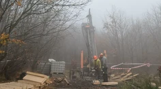 Politická prestrelka kvôli vrtom v Malých Karpatoch. Zistili sme, že kanadská firma nemá všetky povolenia