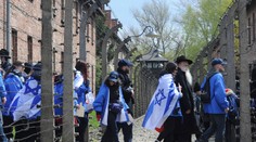 Tisícky ľudí si uctili pamiatku obetí holokaustu Pochodom živých