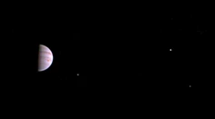 Sonda Juno poslala prvé zábery Jupitera