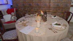 Unikátne vianočné stolovanie. Študenti hotelovej akadémie ponúkajú inšpirácie pre štedrovečerný stôl