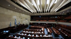 Izraelský parlament odhlasoval svoje rozpustenie. Krajinu čakajú piate voľby za štyri roky