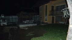 Zosuv pôdy pri Piešťanoch: Dom sa takmer prepadol do obrovského krátera