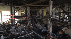 Vyše 150 klientov domova dôchodcov v Spišskej Novej Vsi, ktorý zhorel, sa domáha návratu. Nevedia však, za čo ho opravia