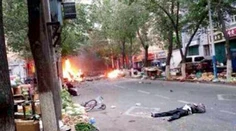 Brutálny čin teroristov: Z okna vyhadzovali bomby na nevinných ľudí