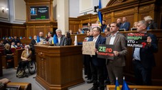 Časť ukrajinskej opozície zablokovala rokovanie parlamentu. Požaduje demisiu vlády