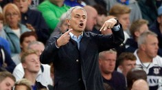 Búrlivák Mourinho ostáva v Chelsea